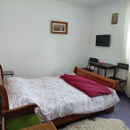 Casa Irilen Hotel Mînăstirea Humorului Buitenkant foto